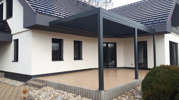 Bioklimatická pergola ARTOSI - na stenu